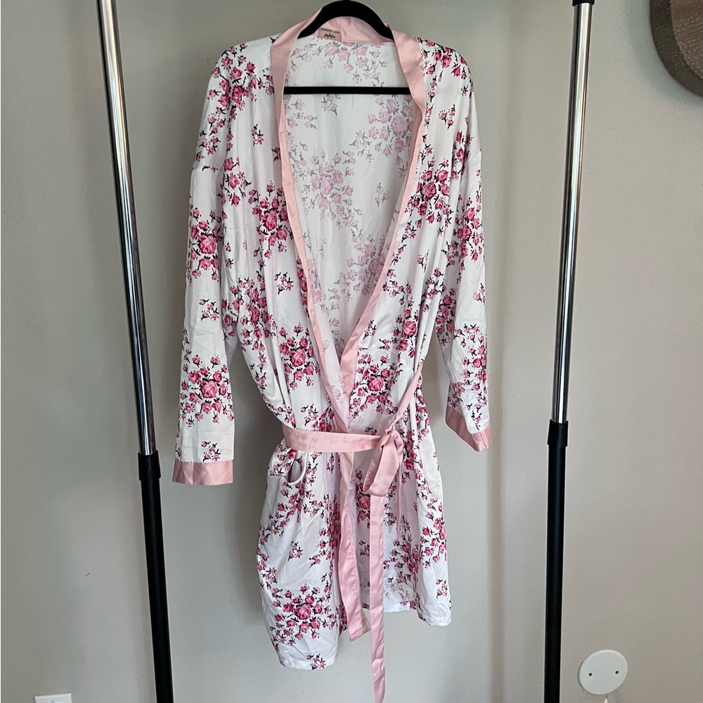Morgan Lane x Fab Fit Fun Silky Summer Robe
